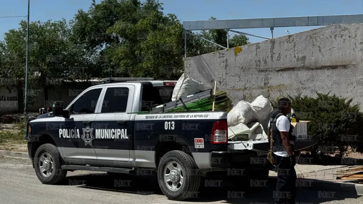 Apoyan agentes de la SSPM en limpieza de espacios públicos