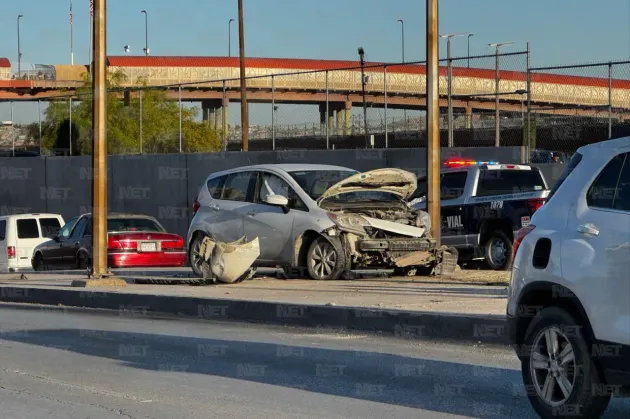 Accidente en Heroico Colegio Militar deja tres vehículos dañados