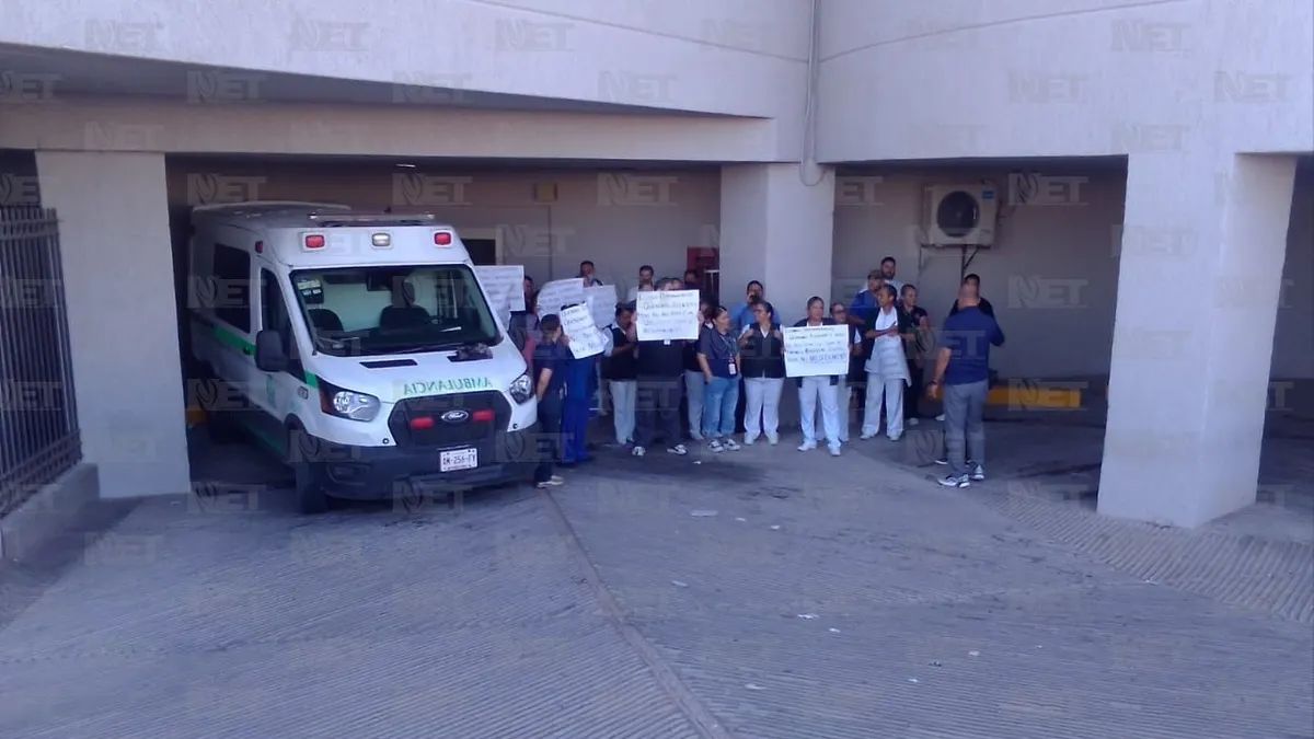 Personal de IMSS 66 protesta por falta de material y medicamentos