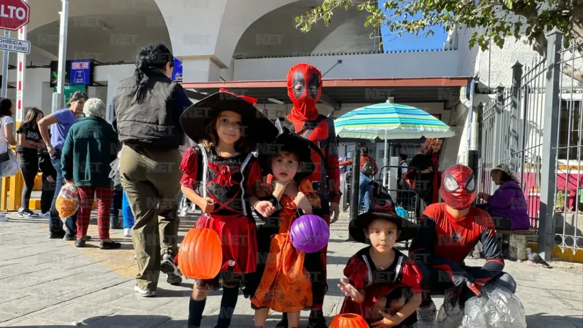 Halloween: Juarenses cruzan a El Paso para pedir dulces