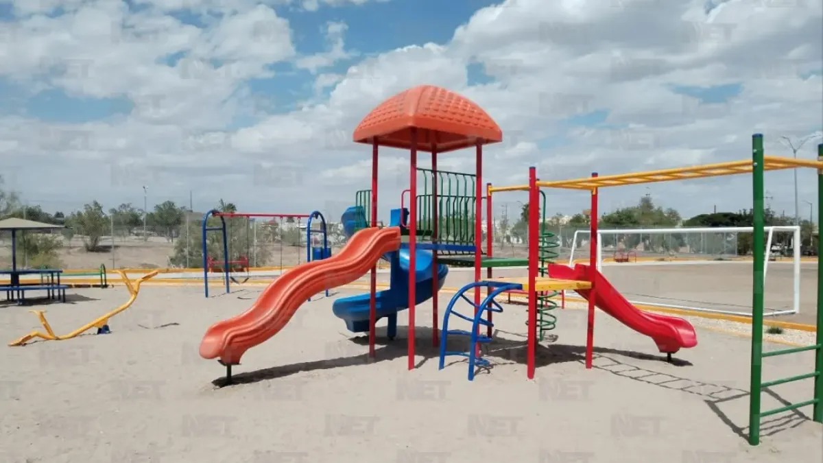 Disfrutan vecinos de Jardines del Valle de un parque renovado