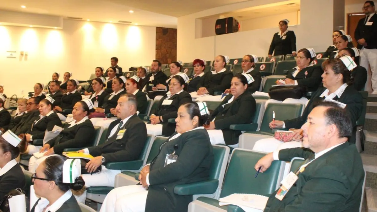 Avanzan enfermeras del IMSS en su profesionalización