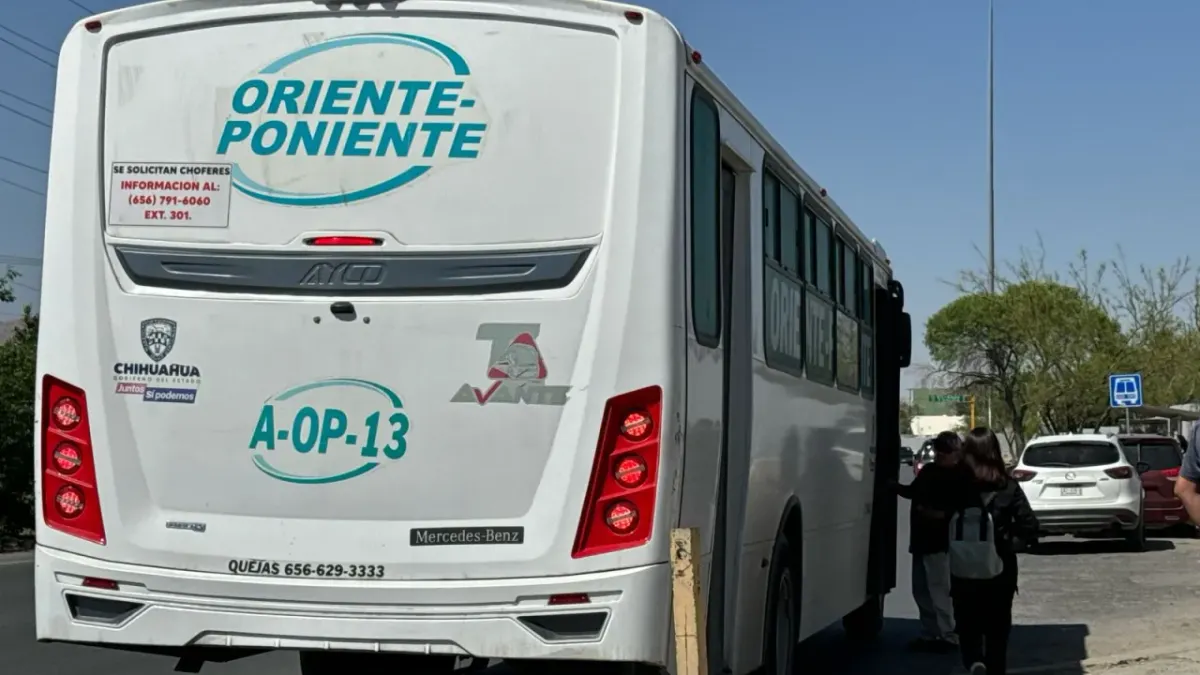 Buscan rediseñar rutas de camiones en Juárez por largas esperas