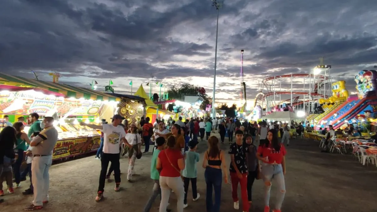 Muestran su valentía visitantes de la Feria Juárez 2022 en juegos intrépidos