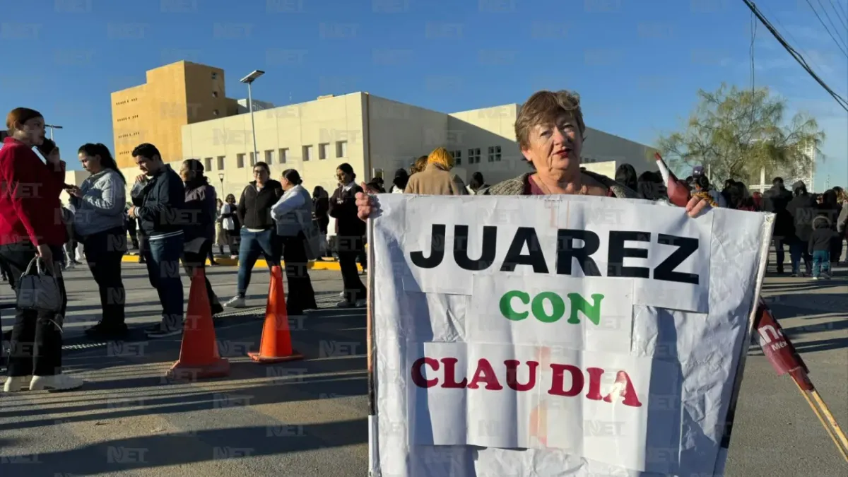 Llegan cientos de personas a inauguración del nuevo hospital en Juárez