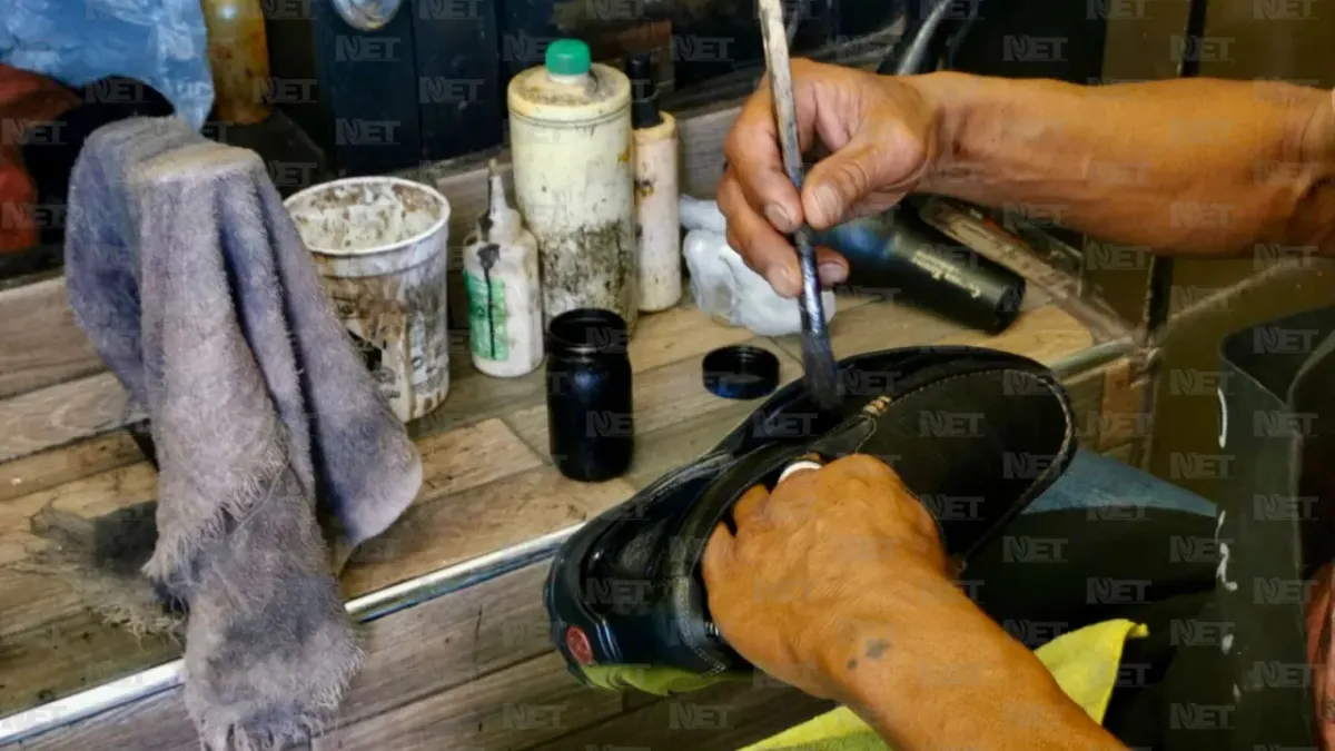 En Bolería Don Beto sacan brillo a los zapatos desde 1980