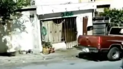 Video viral muestra presunta niña fantasma en casa abandonada