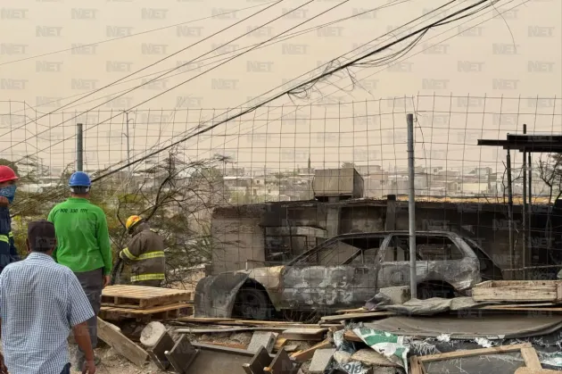 Se queman casas y taller mecánico en la colonia Mariano Escobedo