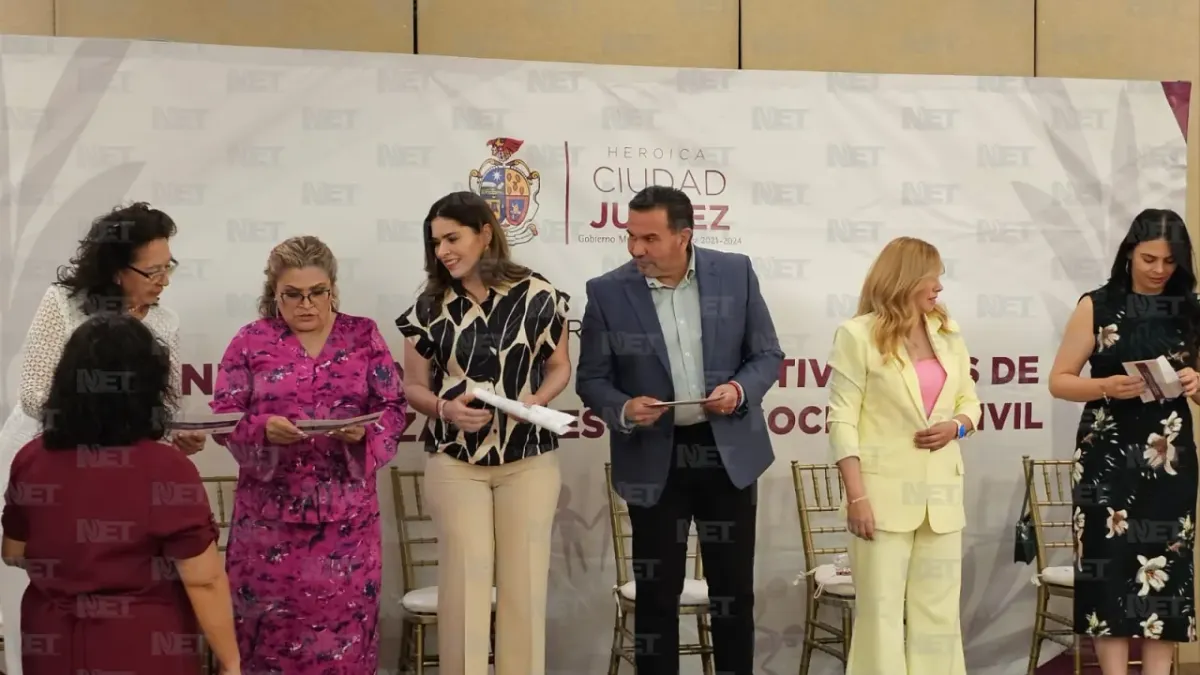 Entrega Municipio apoyos económicos a 53 OCS