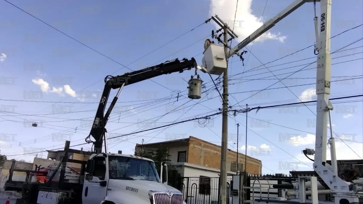 Vecinos de El Granjero toman oficinas de la CFE por falta de luz