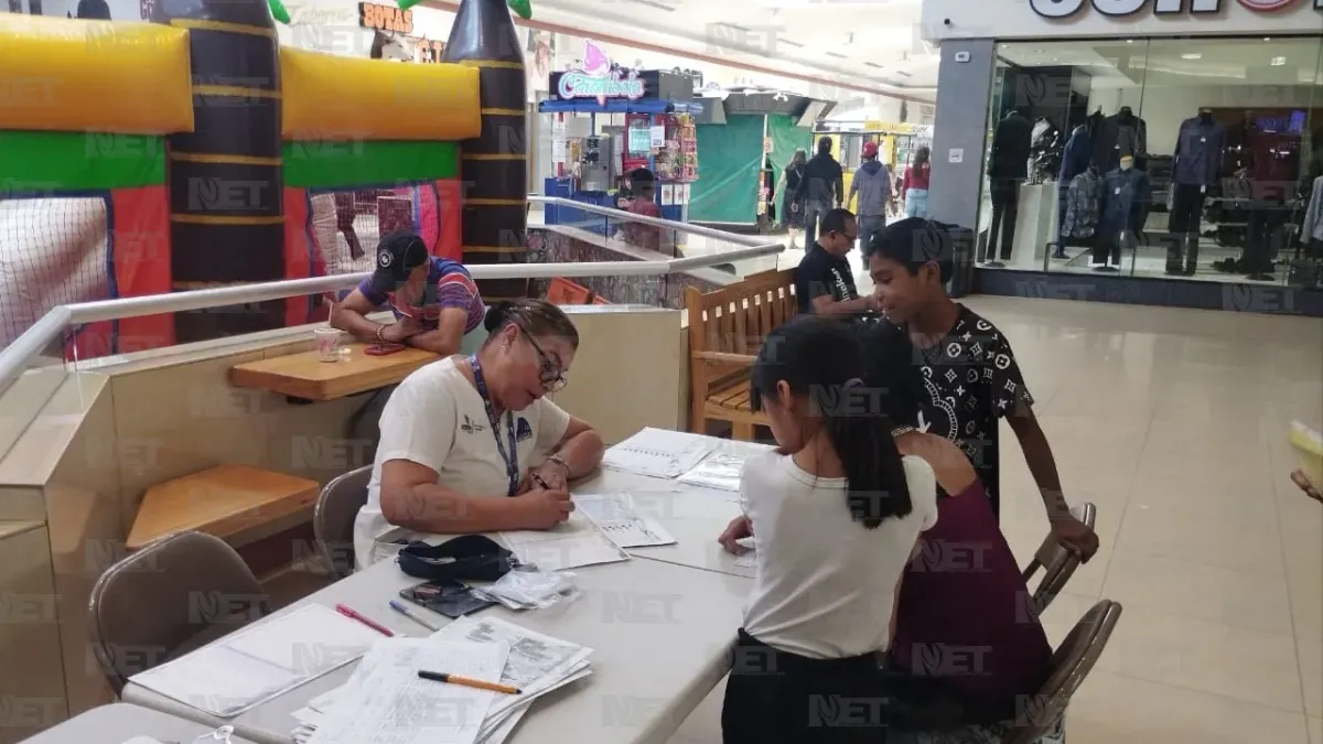 Continúan módulos de vacunación en centros comerciales