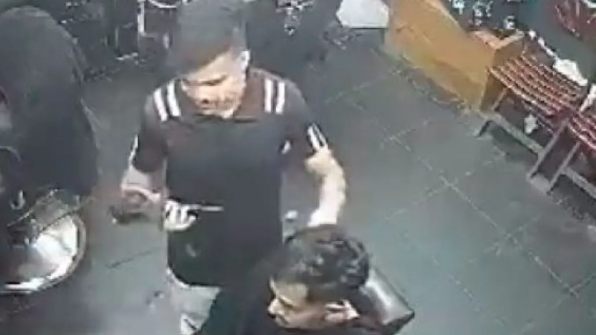 Mueren jóvenes tras explosión de secadora dentro de barbería