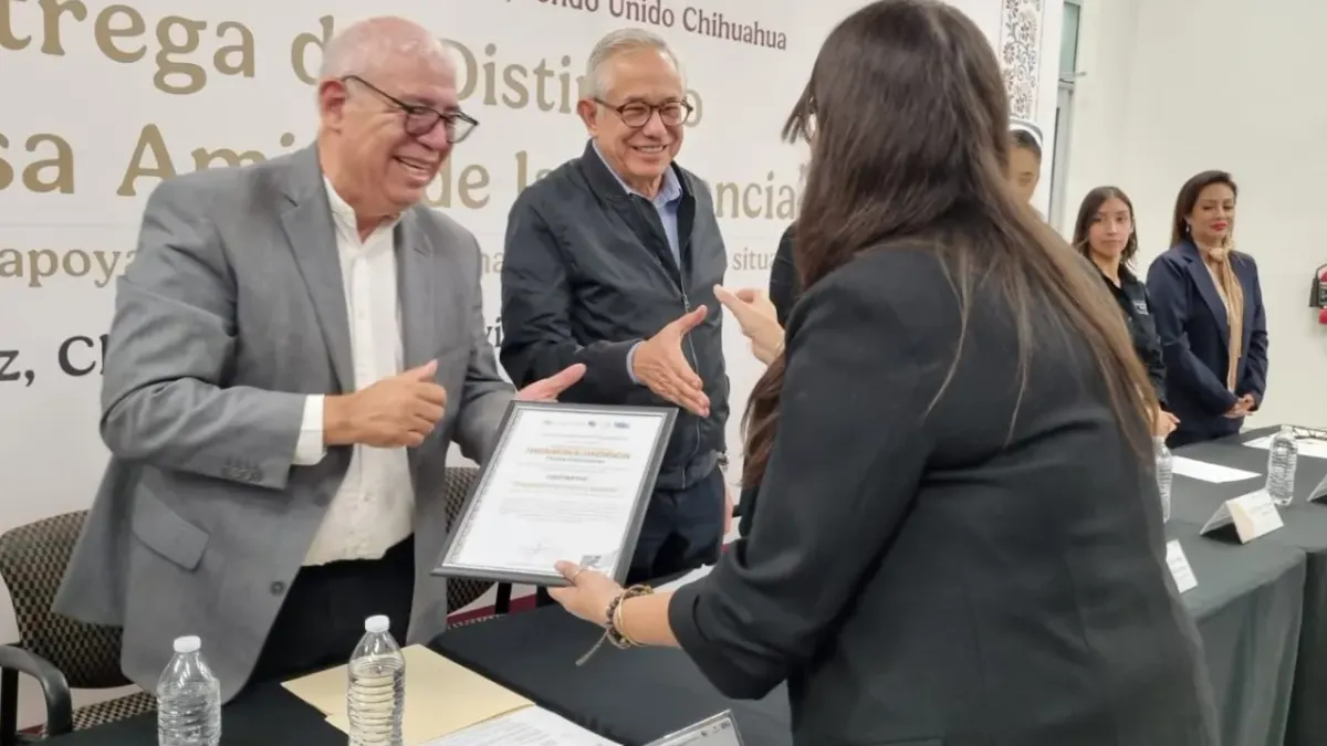 Entrega IMSS distintivo 'Empresa Amiga de la Lactancia Materna'
