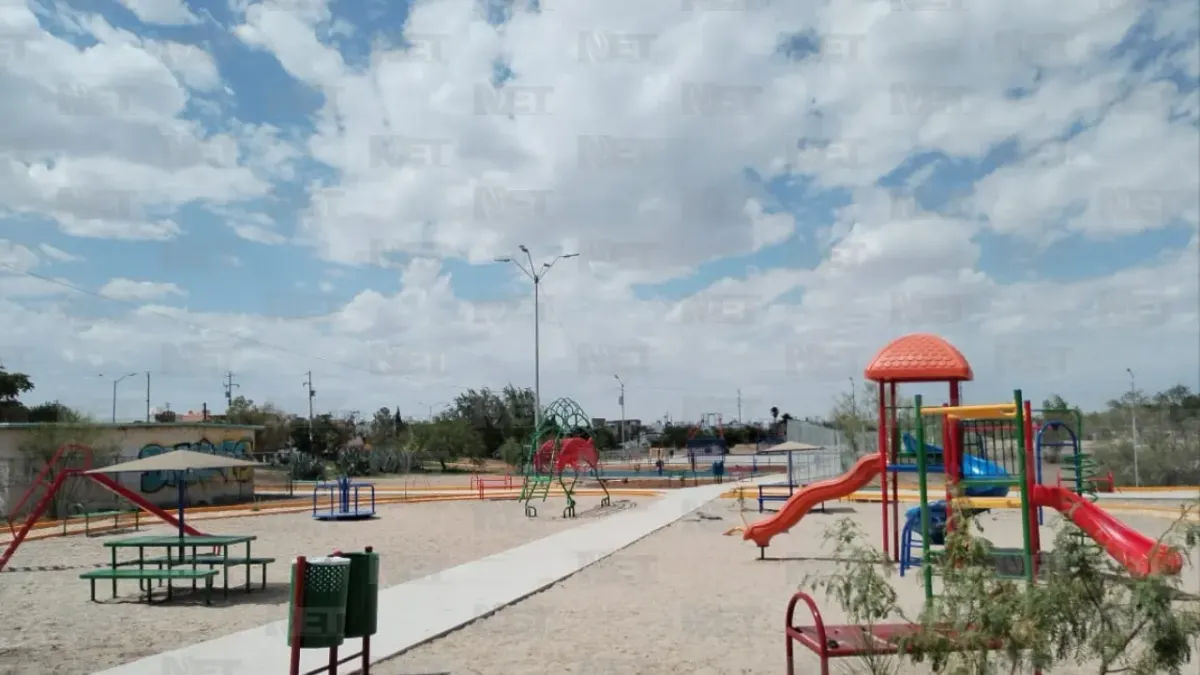 Disfrutan vecinos de Jardines del Valle de un parque renovado