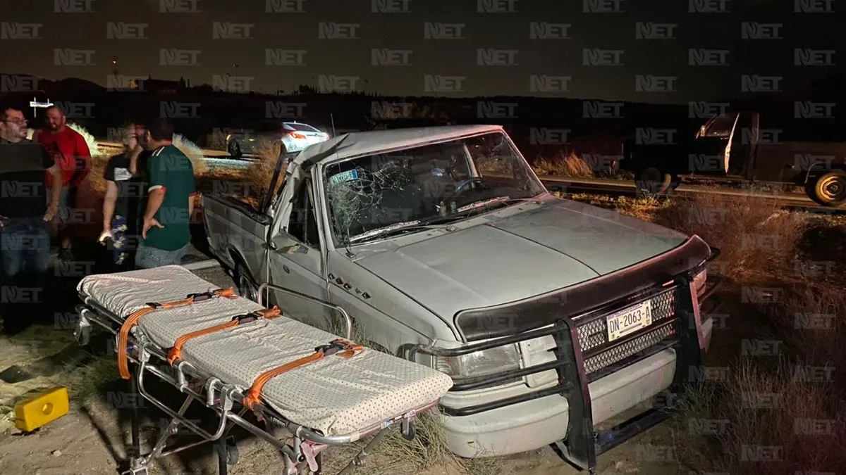 Volcadura en carretera a Santa Teresa deja dos lesionados