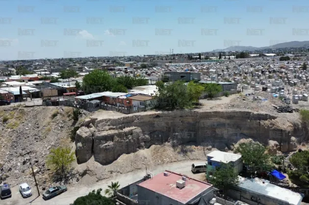 Localizan restos humanos sobre tumba del Panteón Tepeyac
