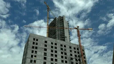 Desalojan de nuevo edificio en construcción por supuesta fuga de gas
