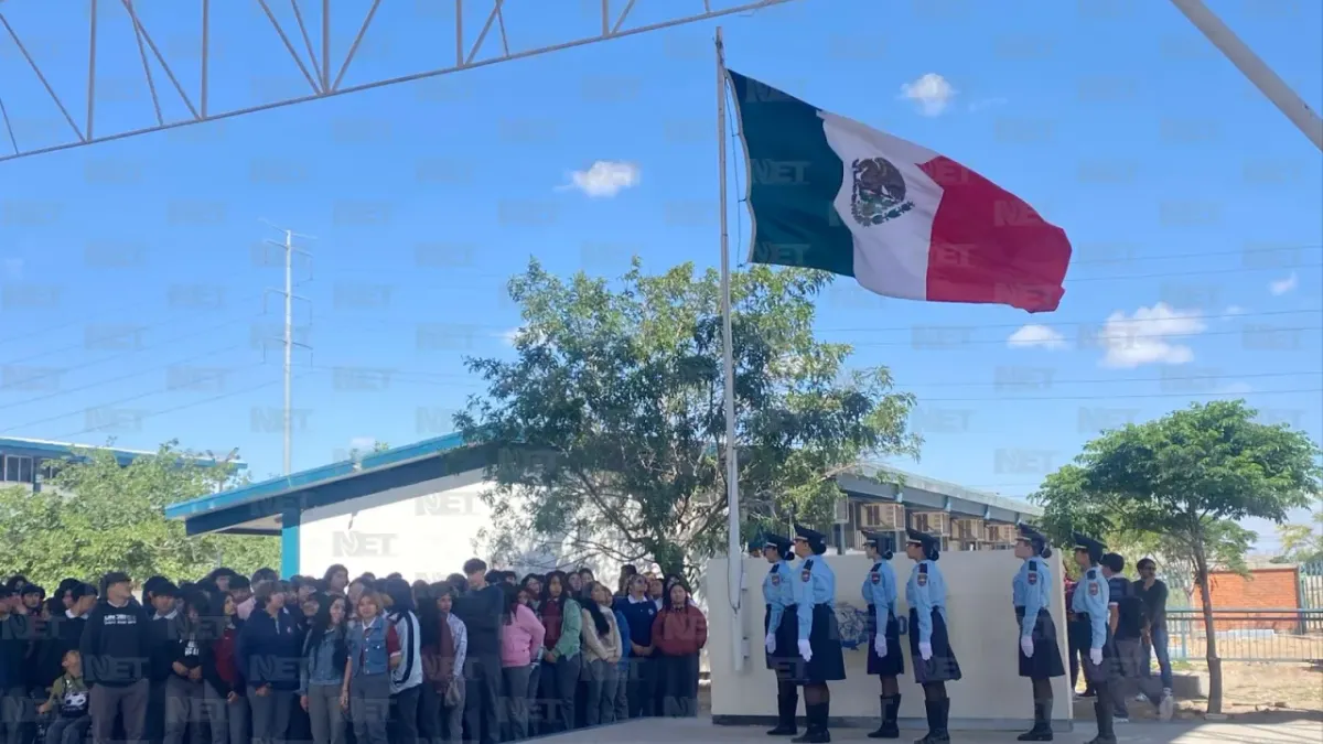 Realizan izamiento de bandera en el Cbtis 270