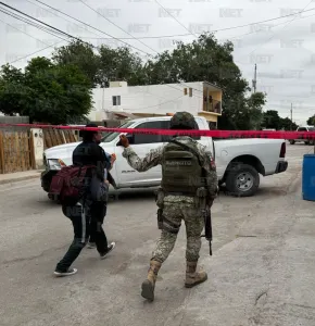 Hallan cadáver enterrado en patio de vivienda en Finca Bonita