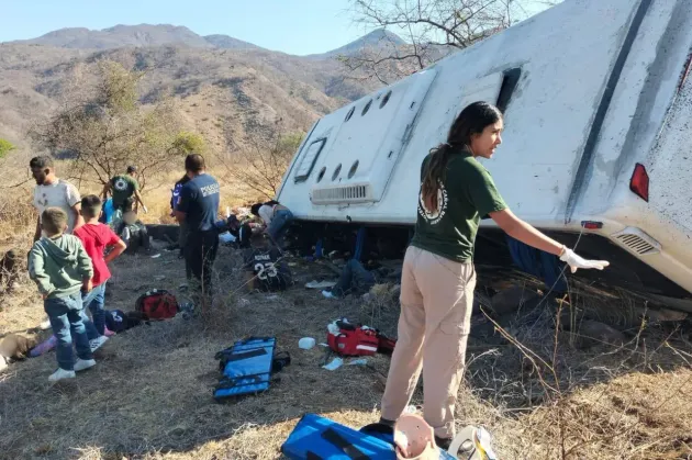 Accidente de autobús en Nayarit deja 11 muertos y 16 heridos