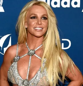 Enfrenta Britney Spears cargos por conducir bajo drogas y alcohol