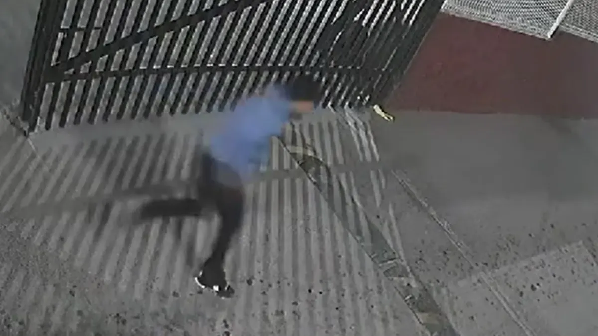 Video: Así huyó sicario que mató a uno en campo de fut