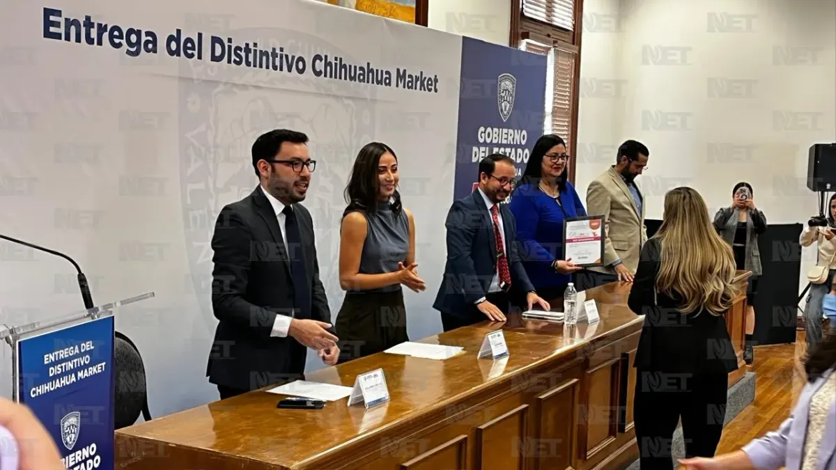 Entrega de distintivos Chihuahua Market