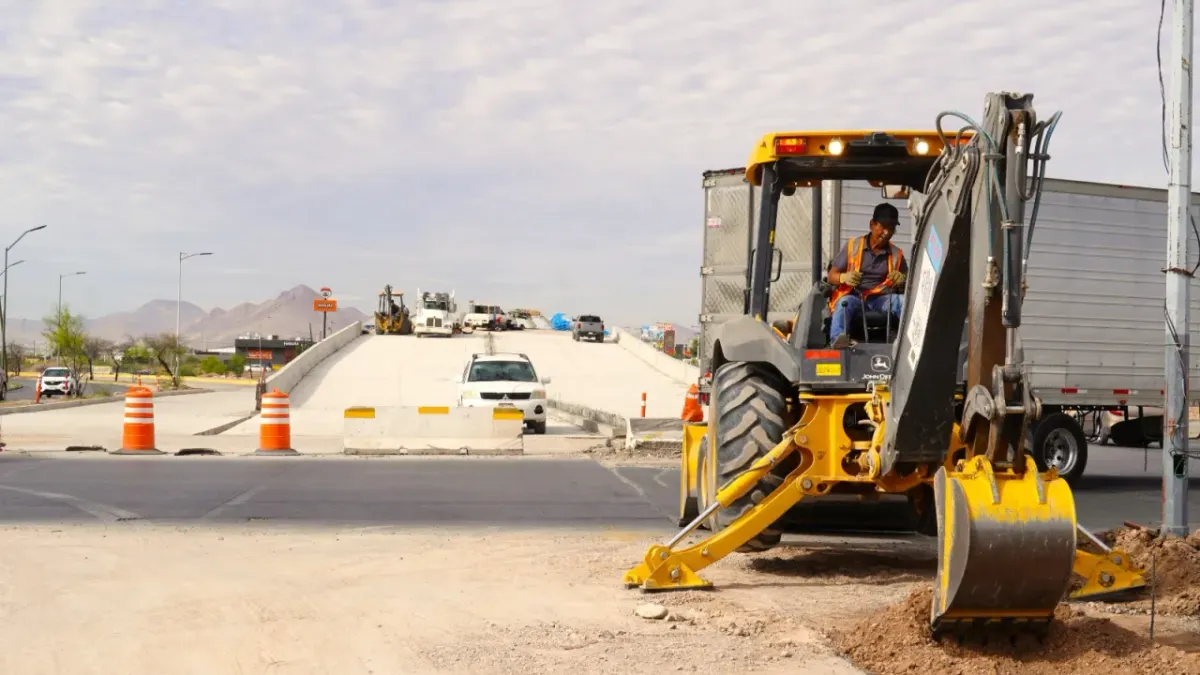 Avanza construcción de paso superior en carretera Chihuahua–Aldama